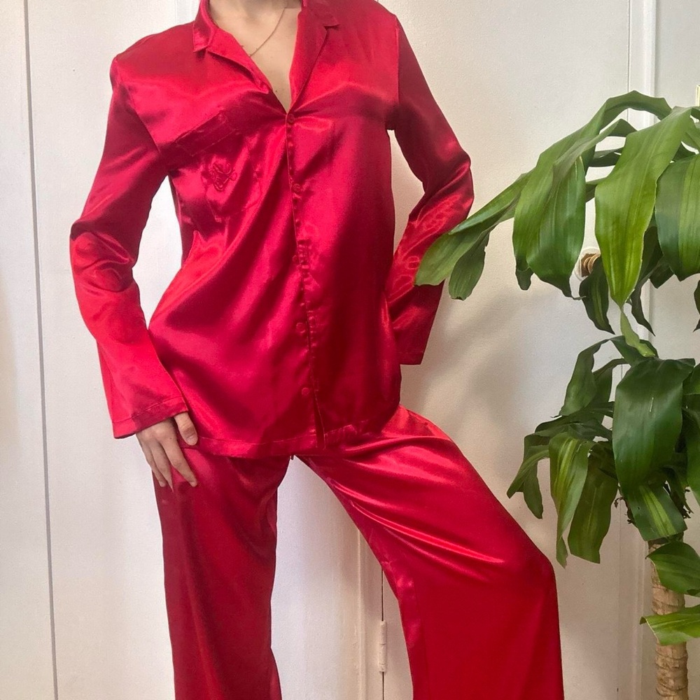 La SenzaSatin-Effect Pyjama Set Red Size Small